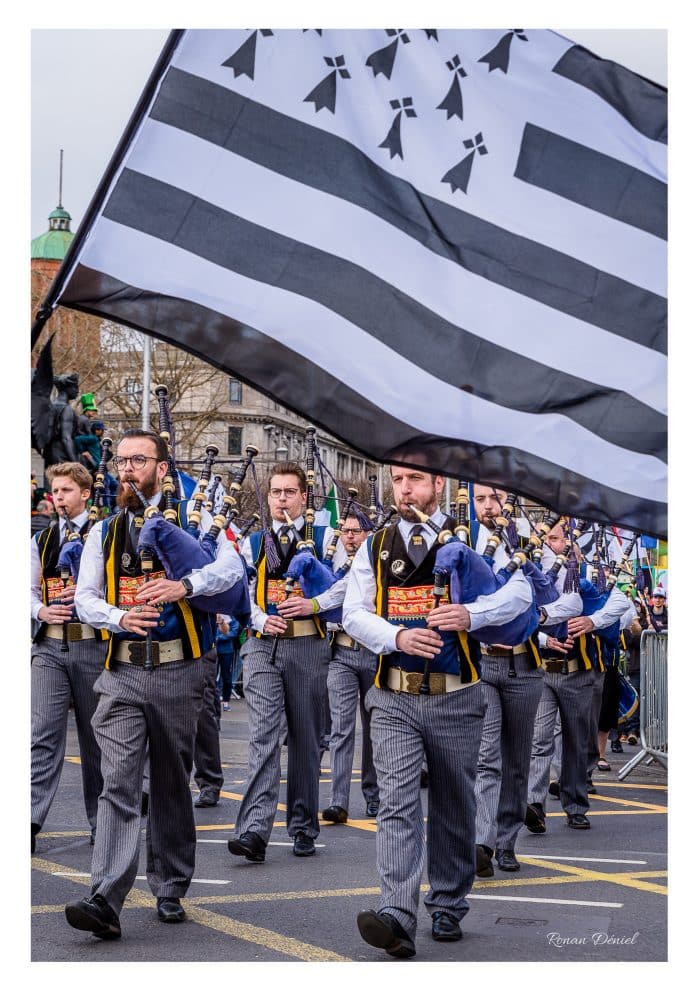 Le Bagad Kemper et l'esprit Saint-Patrick · Région Bretagne